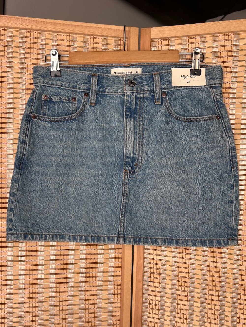NWT Abercrombie & Fitch high rise light wash denim mini skirt size 27